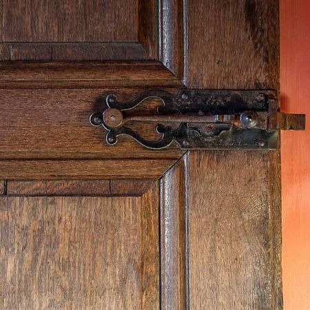 The Bank 1869 - Unique Guestrooms In The Historic Center Of ブルージュ エクステリア 写真