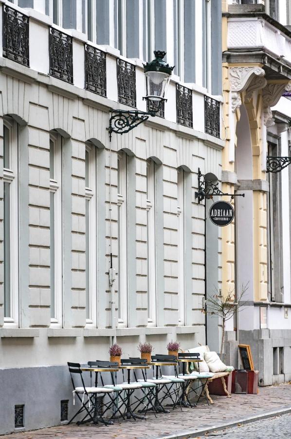 The Bank 1869 - Unique Guestrooms In The Historic Center Of ブルージュ エクステリア 写真