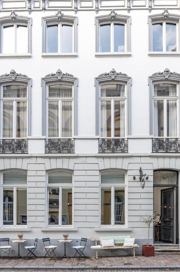 The Bank 1869 - Unique Guestrooms In The Historic Center Of ブルージュ エクステリア 写真