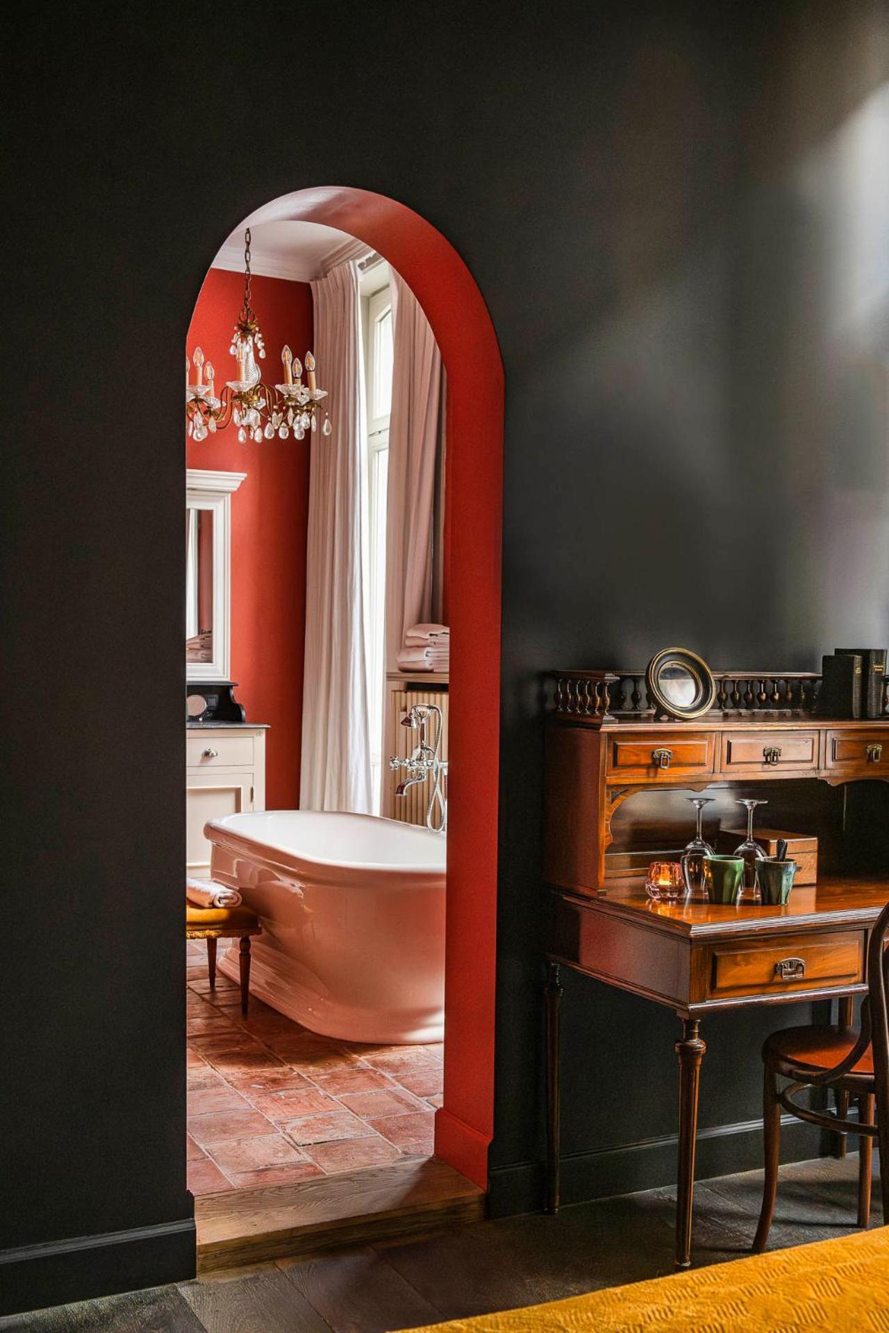 The Bank 1869 - Unique Guestrooms In The Historic Center Of ブルージュ エクステリア 写真